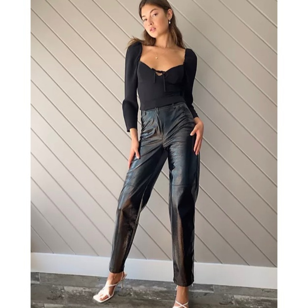 Wilfred Aritzia Vegan Leather Funk Pants Size 10 Black